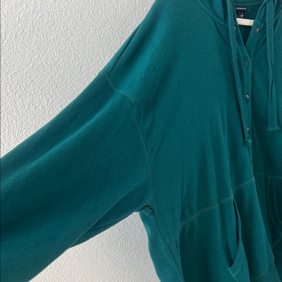 Torrid Green Button-Up Hoodie Sweatshirt. Size 1 - Picture 5 of 8